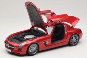 Mercedes SLS AMG C197 Rot Metallic Minichamps 1:18 100039020 Metall – Bild 2 von 8