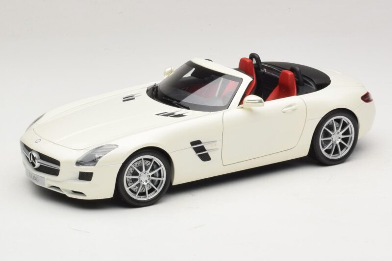 Mercedes SLS AMG Roadster Mystic White II Minichamps 1:18 B66960079 Metall