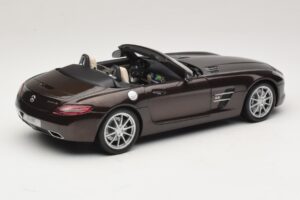Mercedes SLS AMG Sepang Brown Minichamps 1:18 B66960080 Metall – Bild 4 von 9