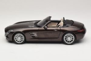 Mercedes SLS AMG Sepang Brown Minichamps 1:18 B66960080 Metall – Bild 5 von 9