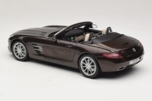 Mercedes SLS AMG Sepang Brown Minichamps 1:18 B66960080 Metall – Bild 8 von 9