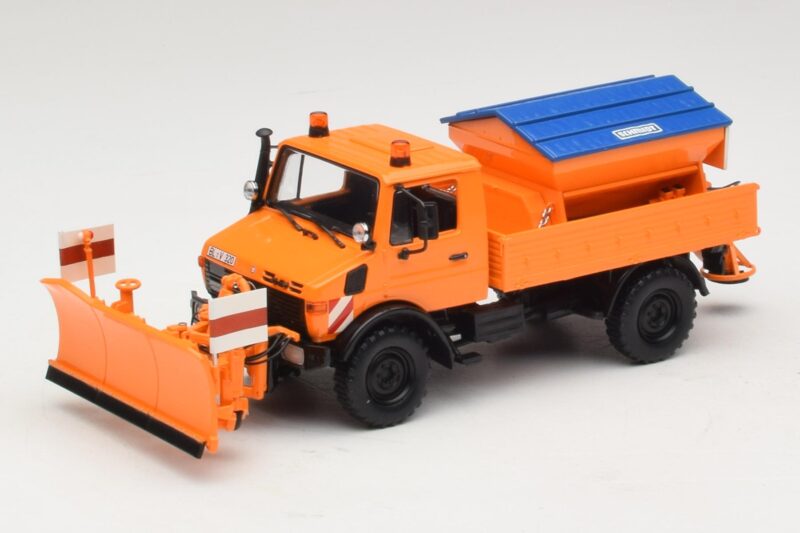 Mercedes Unimog 1300 L Schneepflug Orange Minichamps 1:43 439033060 Metall