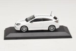 Opel Astra H OPC Nurburgring Edition Weiss Minichamps 1:43 ASTRA005 Metall