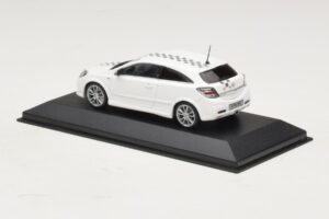 Opel Astra H OPC Nurburgring Edition Weiss Minichamps 1:43 ASTRA005 Metall – Bild 3 von 4