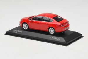 Opel Astra J Rot Minichamps 1:43 410042001 Metall – Bild 3 von 4