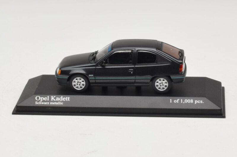 Opel Kadett E Black Metallic Minichamps 1:43 Opel Kadett E Black Metallic Minichamps 1:43 400045901 Metall