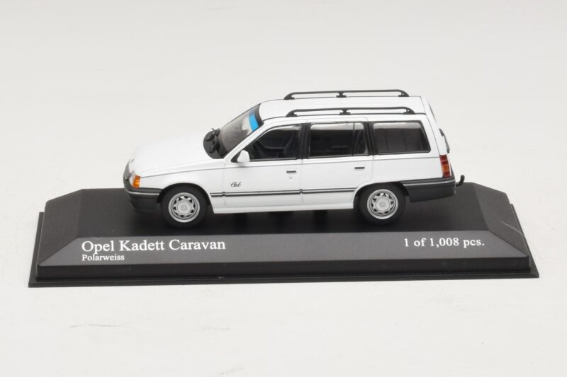 Opel Kadett E Caravan Weiss Minichamps 1:43 400045911 Metall