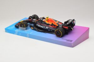 Oracle Red Bull Racing RB18 #11 S. Perez Miami GP 2022 Minichamps 1:18 113220511 Metall – Bild 5 von 7