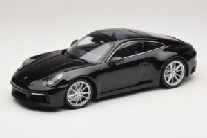 Porsche 911 992 Carrera 4S Schwarz Minichamps 1:18 WAP0211120R992 Metall