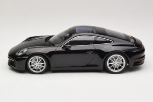 Porsche 911 992 Carrera 4S Schwarz Minichamps 1:18 WAP0211120R992 Metall – Bild 3 von 6