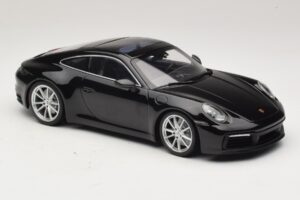 Porsche 911 992 Carrera 4S Schwarz Minichamps 1:18 WAP0211120R992 Metall – Bild 4 von 6