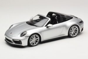 Porsche 911 992 Targa 4 GTS Silber Minichamps 1:18 WAP0211460RTRG Metall