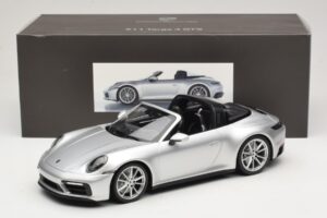 Porsche 911 992 Targa 4 GTS Silber Minichamps 1:18 WAP0211460RTRG Metall – Bild 6 von 6