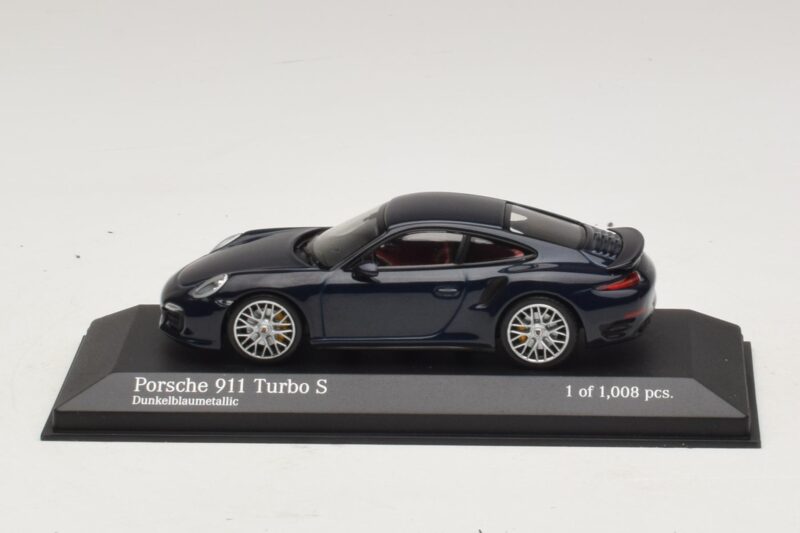 Porsche 911 996 Blau Metallic Minichamps 1:43 400061180 Metall