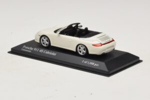 Porsche 911 997 Carrera 4S Cabriolet Weiss Minichamps 1:43 400066431 Metall – Bild 3 von 4