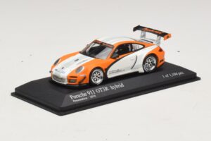 Porsche 911 997 GT3 R Hybrid Presentation 2010 Minichamps 1:43 410108900 Metall – Bild 2 von 4