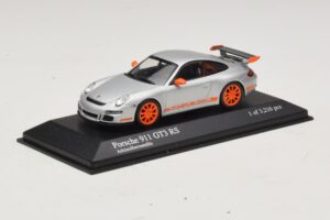 Porsche 911 997 GT3 RS Silber Minichamps 1:43 400066000 Metall – Bild 2 von 4