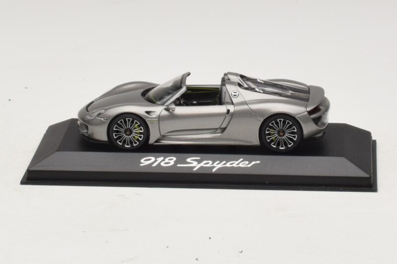 Porsche 918 Spyder Grau Metallic Minichamps 1:43 Porsche 918 Spyder Grau Metallic Minichamps 1:43 WAP0201000E Metall