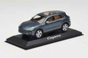 Porsche Cayenne E3 Blue Metallic Minichamps 1:43 WAP0203110J Metall – Bild 2 von 4