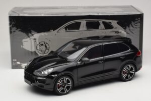 Porsche Cayenne Turbo S 92A Schwarz Metallic Minichamps 1:18 110062100 Metall – Bild 8 von 8