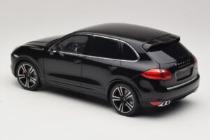 Porsche Cayenne Turbo S 92A Schwarz Metallic Minichamps 1:18 110062100 Metall – Bild 7 von 8