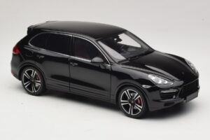 Porsche Cayenne Turbo S 92A Schwarz Metallic Minichamps 1:18 110062100 Metall – Bild 6 von 8