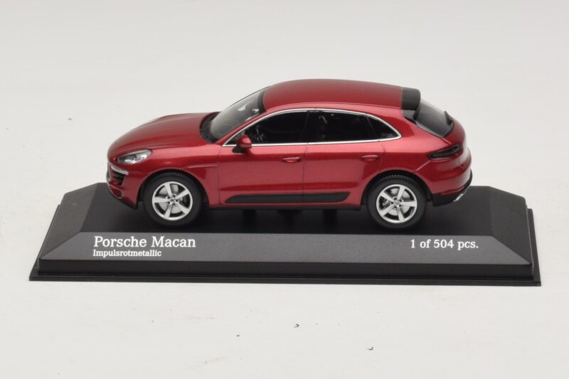 Porsche Macan 95B Rot Metallic Minichamps 1:43 Porsche Macan 95B Rot Metallic Minichamps 1:43 410062600 Metall