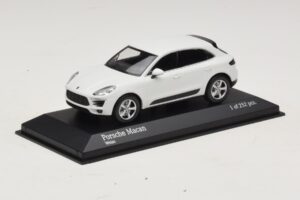 Porsche Macan 95B Weiss Minichamps 1:43 410062601 Metall – Bild 2 von 4