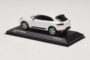 Porsche Macan 95B Weiss Minichamps 1:43 410062601 Metall – Bild 3 von 4