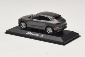 Porsche Macan S Diesel 95B Bronze Metallic Minichamps 1:43 WAP0201510E Metall – Bild 3 von 4
