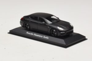 Porsche Panamera 970 Turbo Mattschwarz Maxichamps 1:43 940062370 Metall – Bild 3 von 4