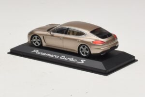 Porsche Panamera 970 Turbo S Bronze Metallic Minichamps 1:43 WAP0200600E Metall – Bild 3 von 4