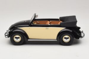 Volkswagen Beetle Cabriolet Schwarz Creme Minichamps 1:18 107054131 Resin – Bild 3 von 6