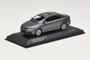 Volkswagen Jetta Mk6 Grey Metallic Minichamps 1:43 400059000 Metall – Bild 2 von 4