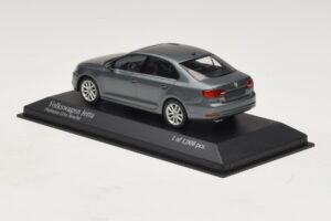 Volkswagen Jetta Mk6 Grey Metallic Minichamps 1:43 400059000 Metall – Bild 3 von 4