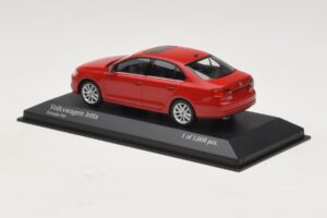 Volkswagen Jetta Mk6 Rot Minichamps 1:43 400059001 Metall – Bild 3 von 4