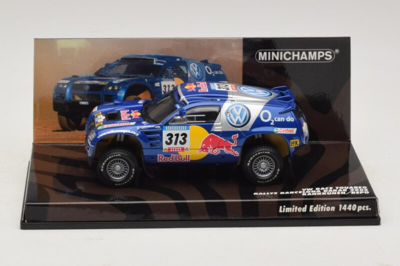 Volkswagen Race Touareg Red Bull #313 J. Kankkunen / J. Repo Dakar Rally 2005 Minichamps 1:43 Volkswagen Race Touareg Red Bull #313 J. Kankkunen / J. Repo Dakar Rally 2005 Minichamps 1:43 436055313 Metall