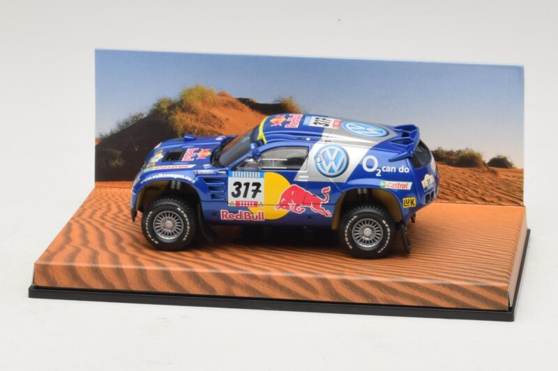 Volkswagen Race Touareg Red Bull #317 Händler Edition 2005 Minichamps 1:43 Volkswagen Race Touareg Red Bull #317 Händler Edition 2005 Minichamps 1:43 7LO099400PD317 Metall