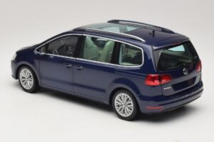Volkswagen Sharan Blue Metallic Minichamps 1:18 110051000 Metall – Bild 6 von 8