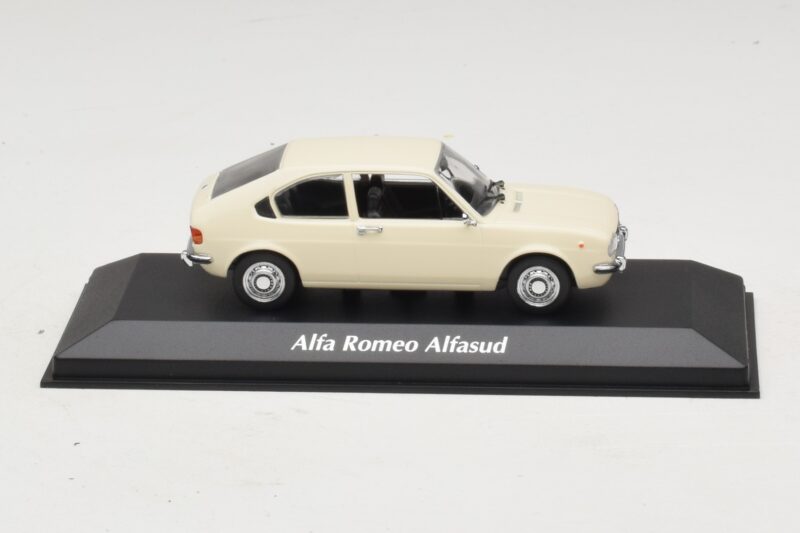 Alfa Romeo Alfasud Weiss Maxichamps 1:43 940120101 Metall