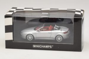 Alfa Romeo Giulia Spider Silber Minichamps 1:43 400120731 Metall – Bild 5 von 5