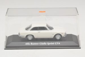 Alfa Romeo Giulia Sprint GTA Weiss Maxichamps 1:43 940120441 Metall – Bild 4 von 5