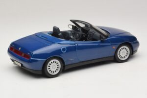 Alfa Romeo Spider 916 Blau Maisto 1:18 31831 Metall – Bild 3 von 8