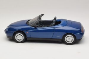 Alfa Romeo Spider 916 Blau Maisto 1:18 31831 Metall – Bild 4 von 8