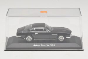 Aston Martin DBS Schwarz Maxichamps 1:43 940137601 Metall – Bild 4 von 5
