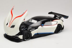 Aston Martin Vulcan Stratus White Mit Blauen und Roten Streifen AUTOart 1:18 70261 Komposit – Bild 2 von 8