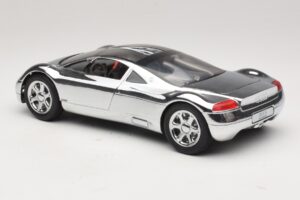 Audi Avus Quattro Chrome Silver Revell 1:18 08830 Metall – Bild 7 von 8