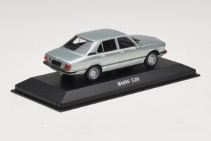 BMW 520 E12 Hellblau Metallic Maxichamps 1:43 940023002 Metall – Bild 2 von 5