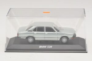 BMW 520 E12 Hellblau Metallic Maxichamps 1:43 940023002 Metall – Bild 4 von 5