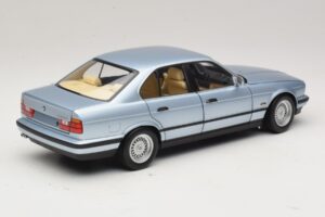 BMW 535i E34 Hellblau Metallic Minichamps 1:18 100024007 Metall – Bild 3 von 8